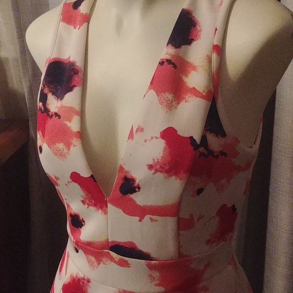 NWOT Floral print romper sz L - Picture 2 of 3